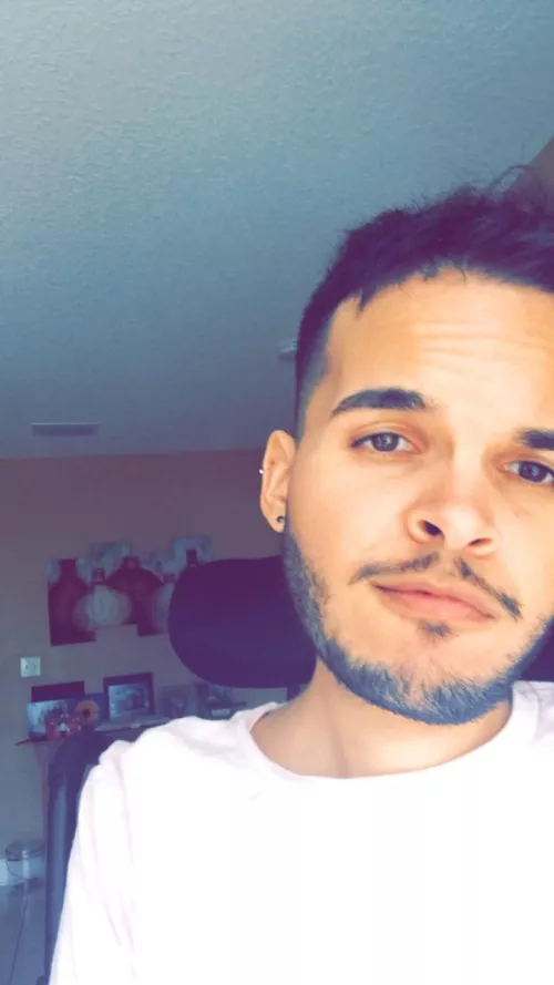 hi gaymers 😝 looking for ow2 and league buddies 👉🏼👈🏼