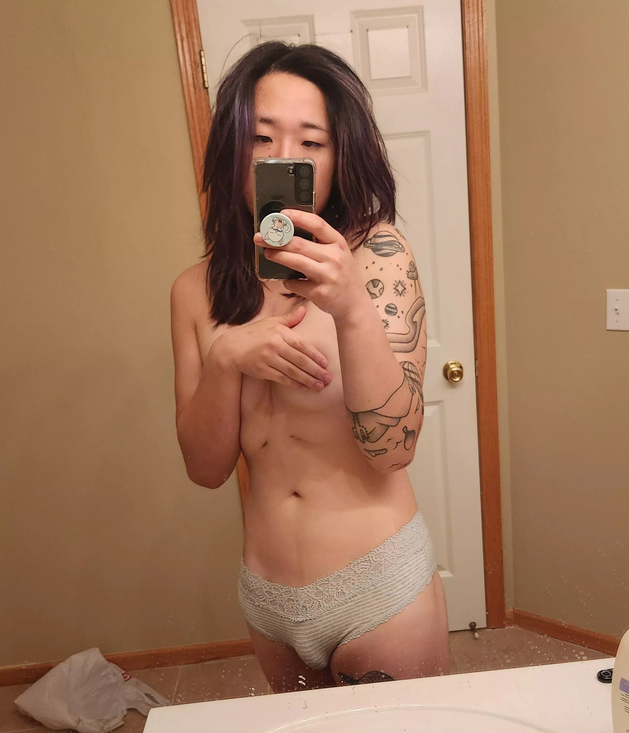 Hope my bulge isn't too small😖😖