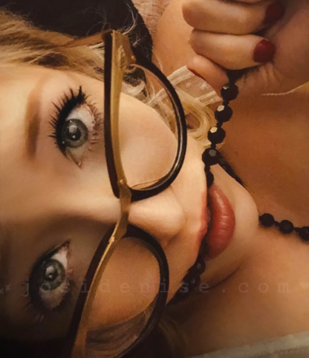 i have a bad habit of chewing on these ♡