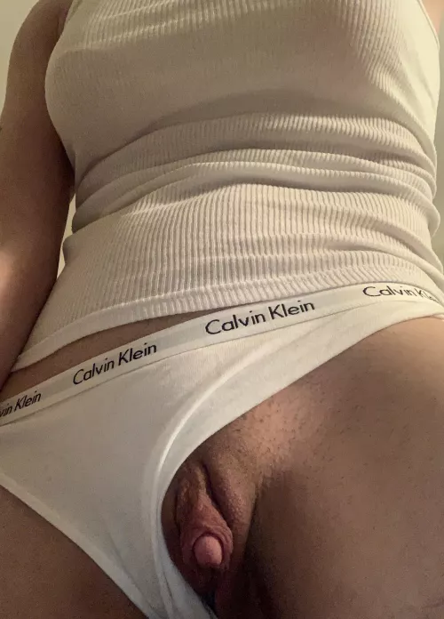 I heard you like girls with big clits 💕