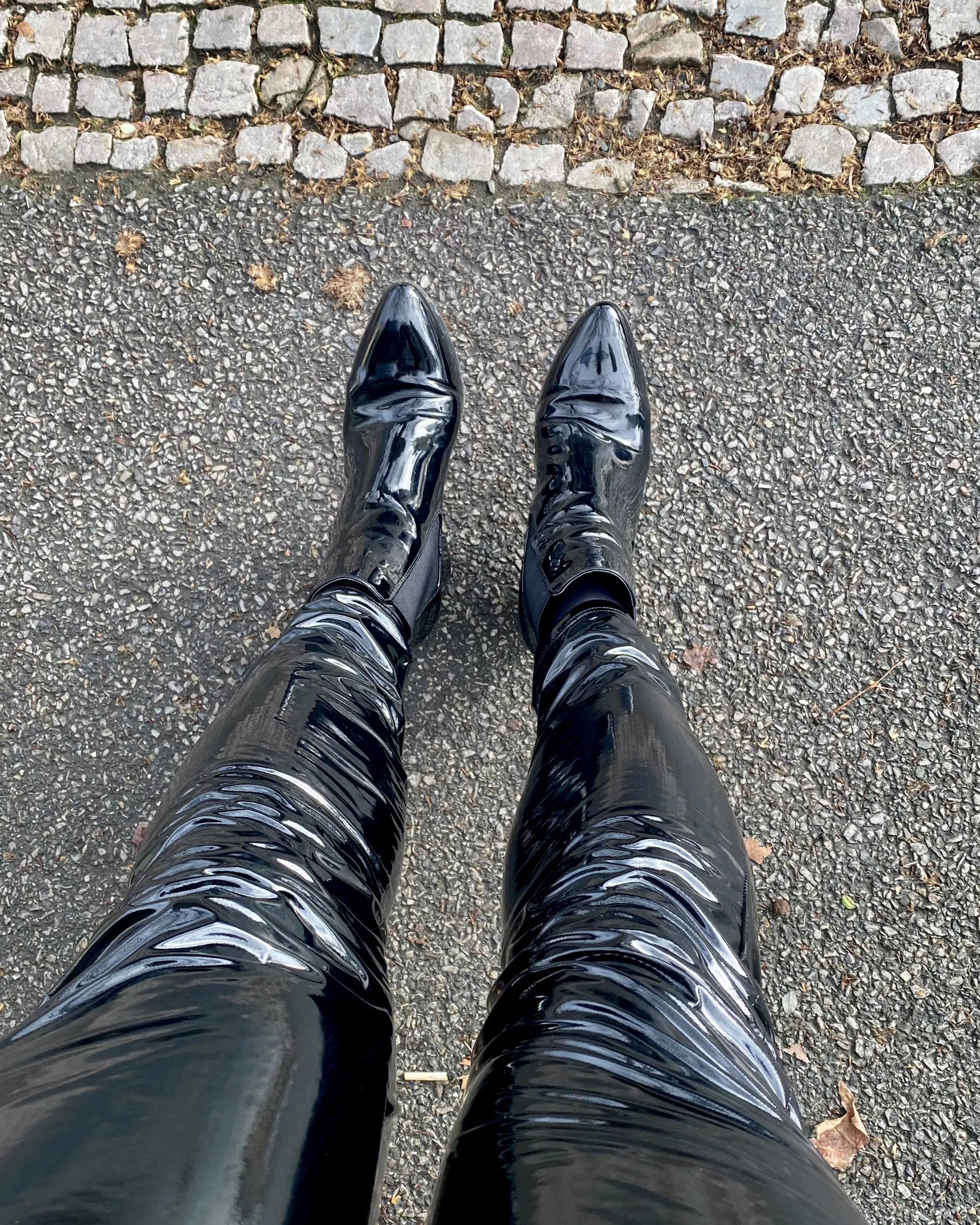 I love shiny things 🫦