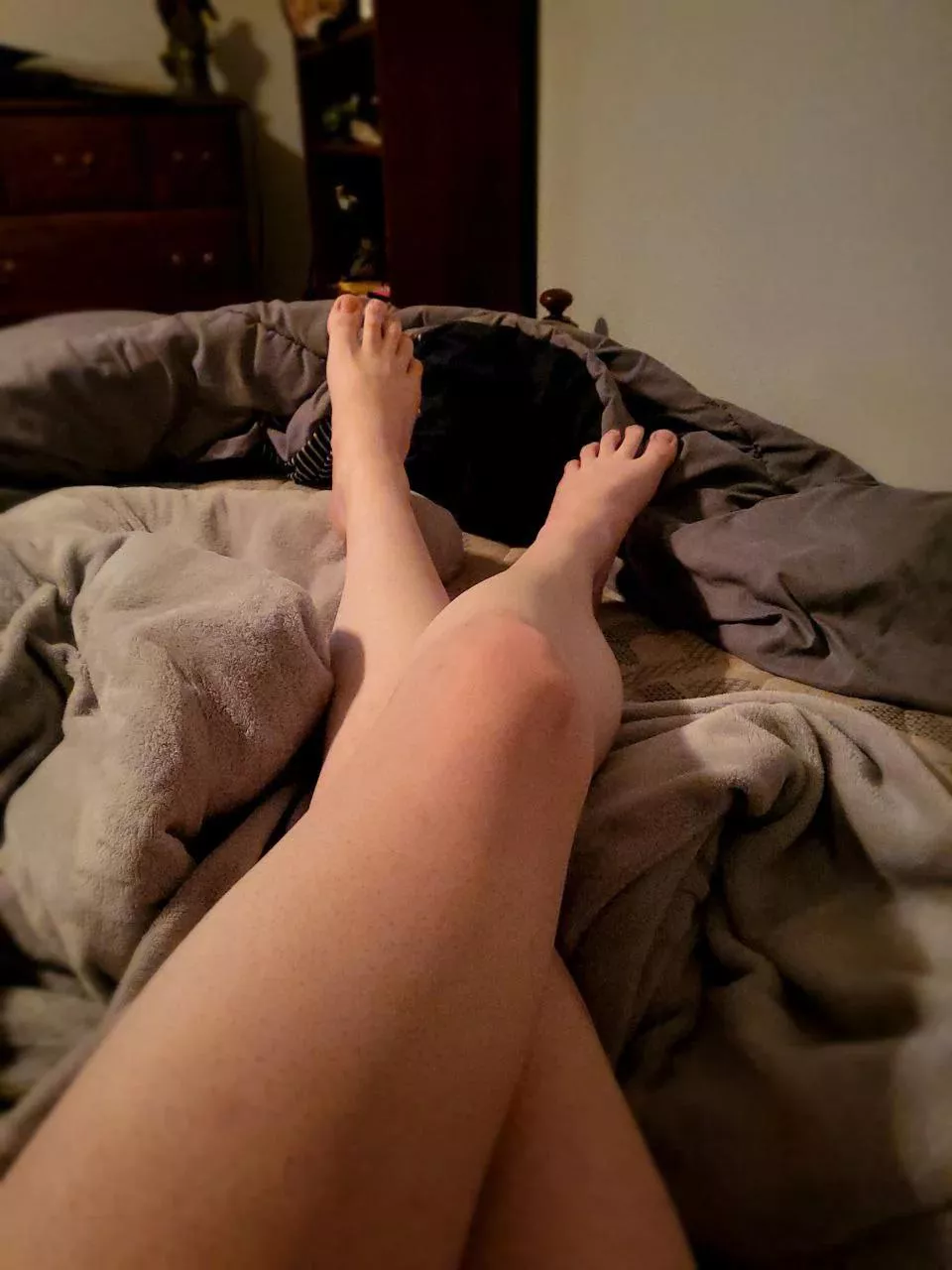 I want you to come show mommy the naughtiest thing that turns you on~