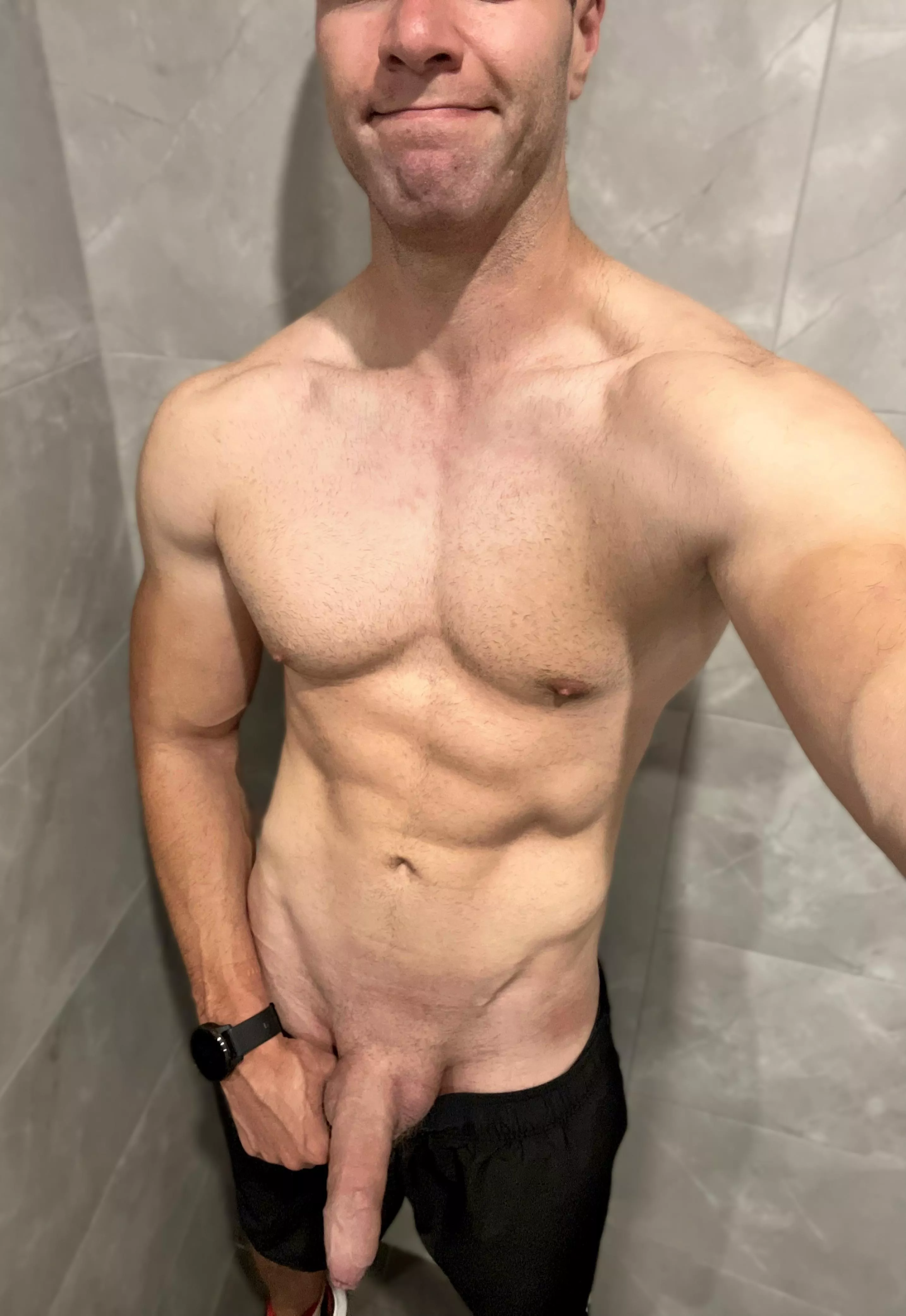 Meet me in the gym change room 😈