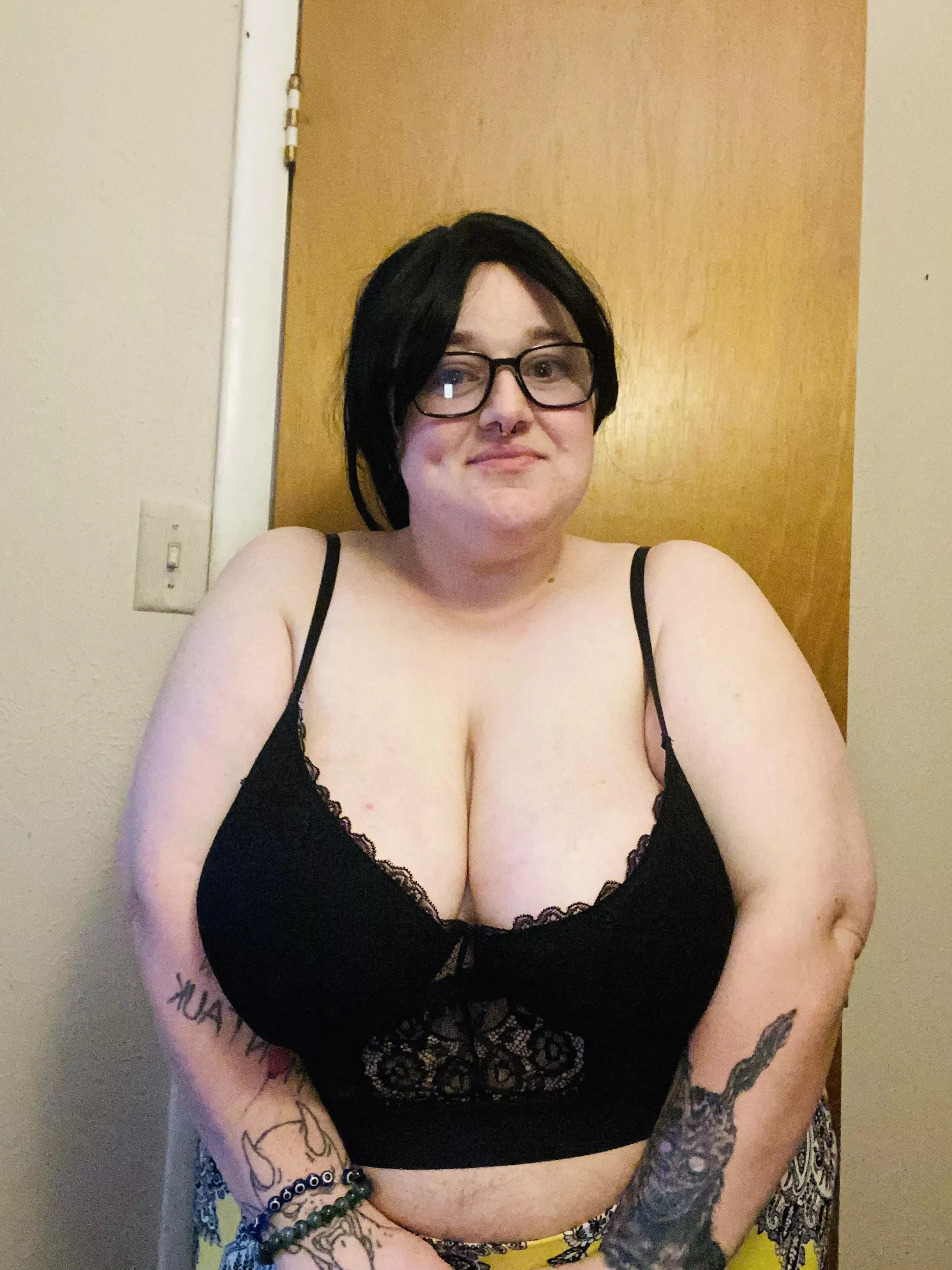 Momma trying to break out of her shyness 😘