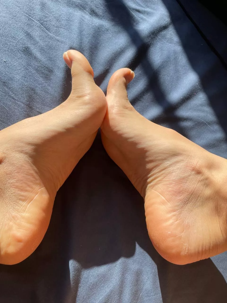 my cute legs will not leave you indifferent