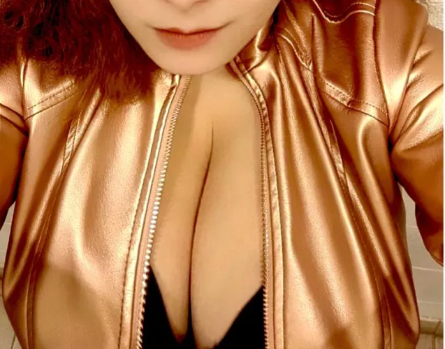 No matter how I cover them, you can still tell they’re huge. 😉😊