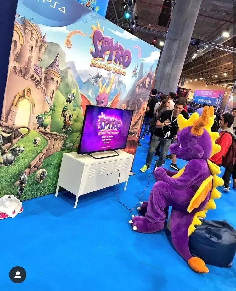 [NSFW] Spyro plays with himself