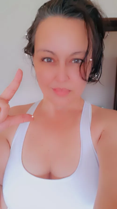 Raise your hand if you have a lil shrimpie! 👻 vanilaalexis