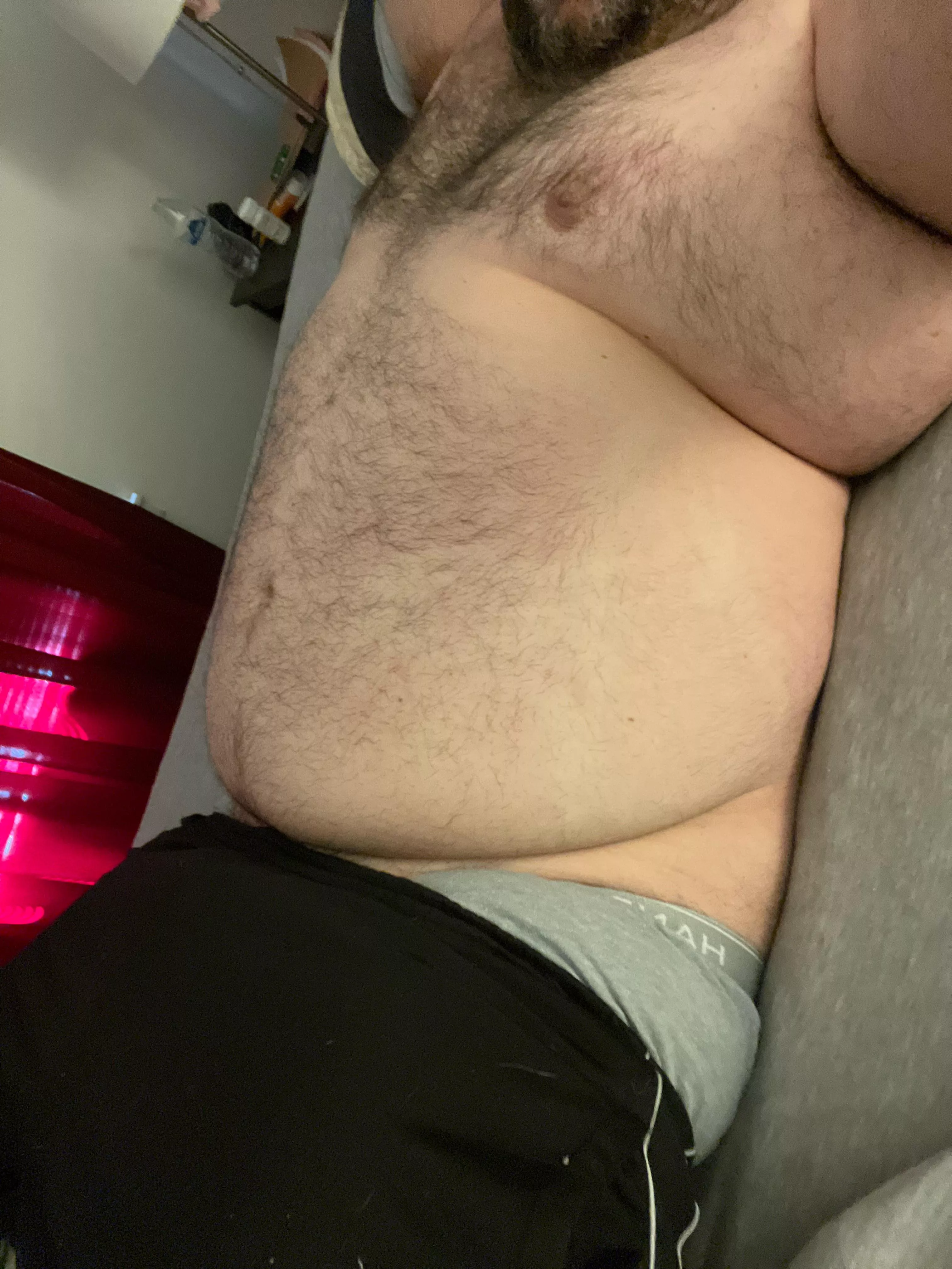 Relaxing after a crap weekend, wanna chat?