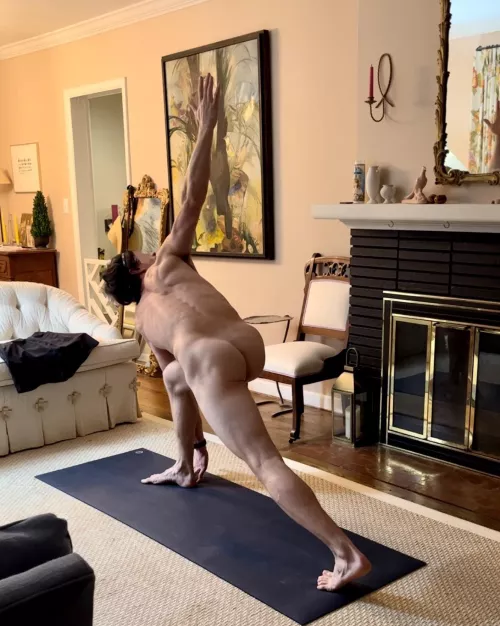 Revolved Crescent Lunge