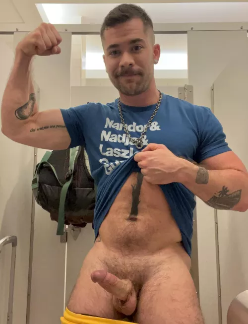 Suck me off in the bathroom? (32)