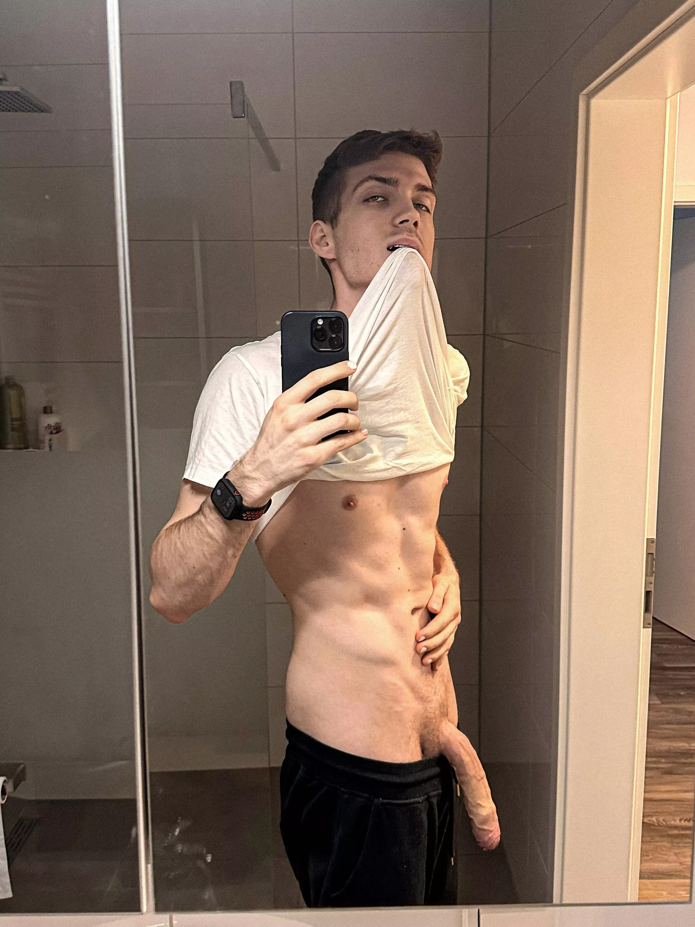 was feeling myself after my workout today. what do u think?