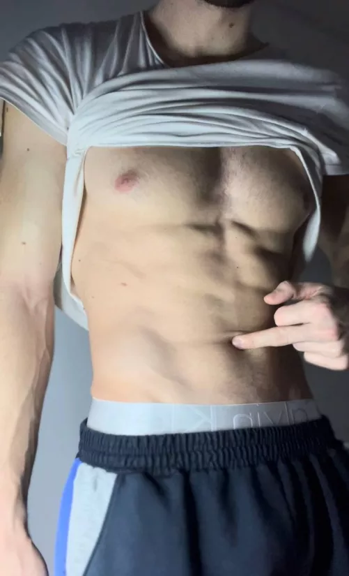 Who likes a belly button play? DM me 😜