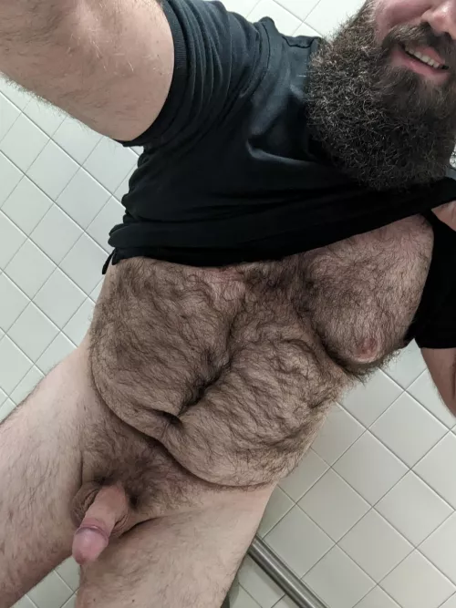 Work is way too busy.... So I'm hiding in the bathroom. 😏😈