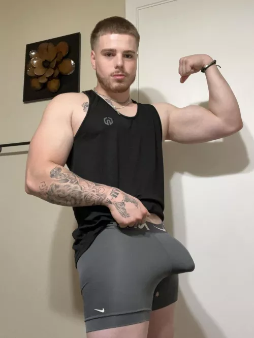 Would you get with a hung Italian?