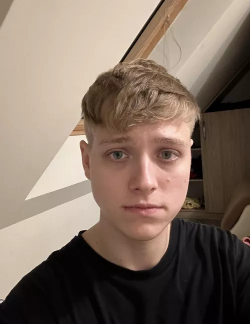 23 uncut guy, wanna cum with someone older. into moans. add: nik_stevenson