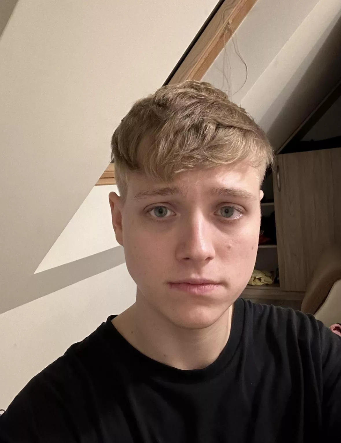 23 uncut guy, wanna cum with someone older. into moans. add: nik_stevenson