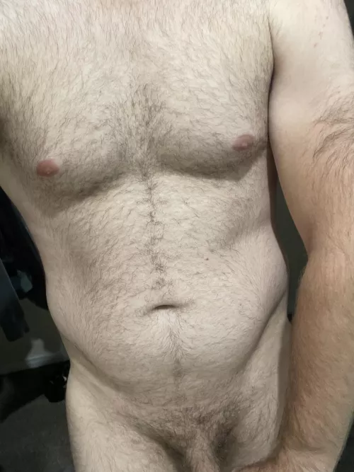 26 m Aussie hung here keen to chat with hot young guys, must show face. Verbal +++ Sc: Daaman112