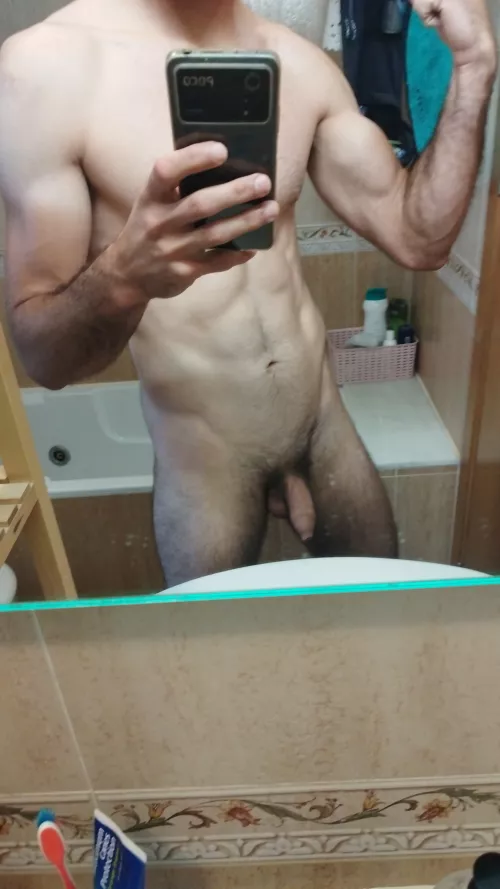 30 spain str8. Looking for XXL dick bros. hmu with dickpic please. sc: publiocor
