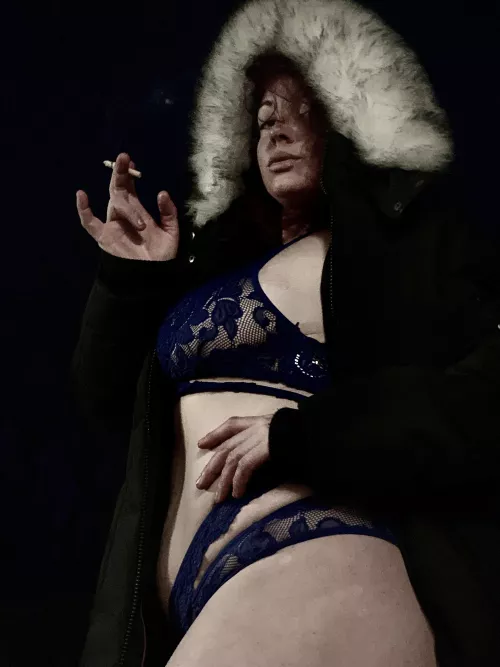 A ciggie in the cold 🥶