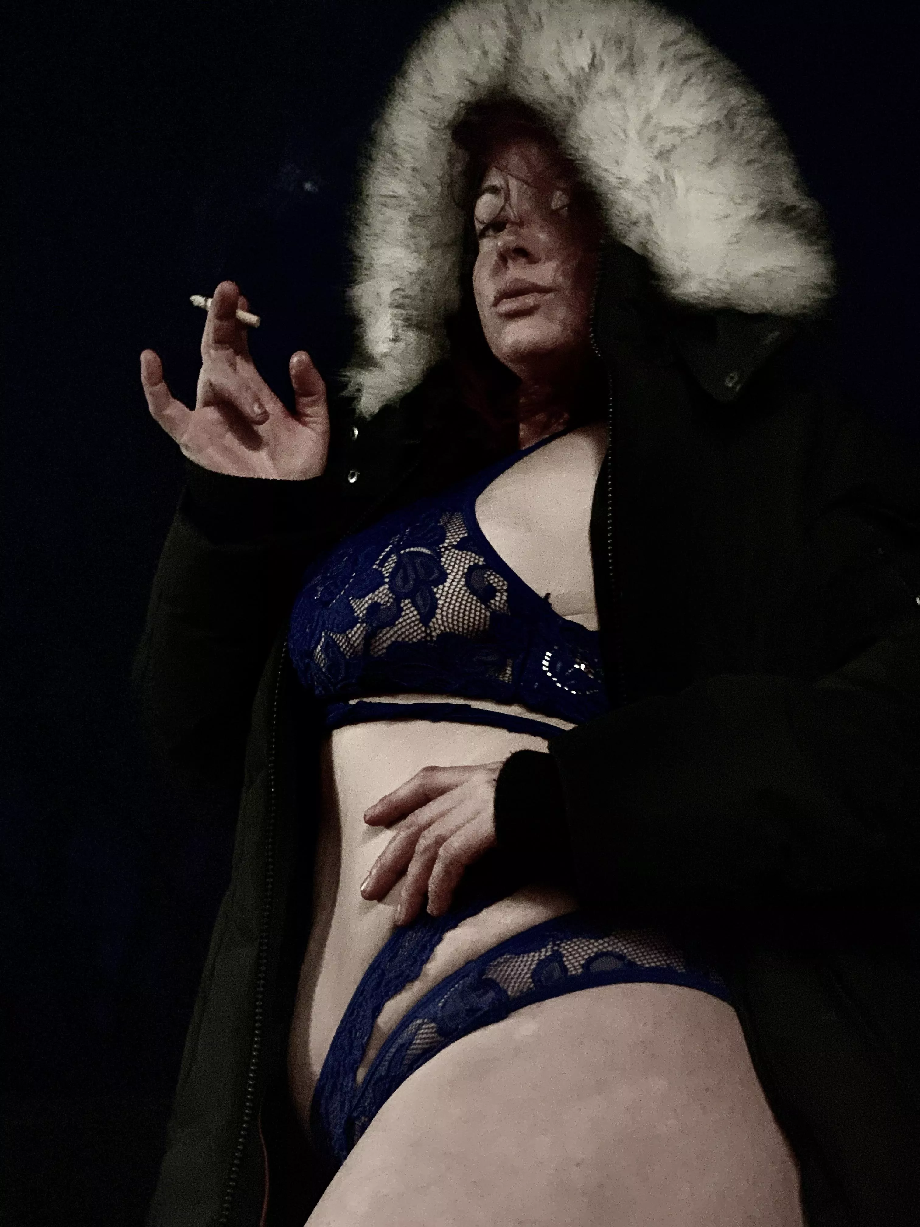 A ciggie in the cold 🥶