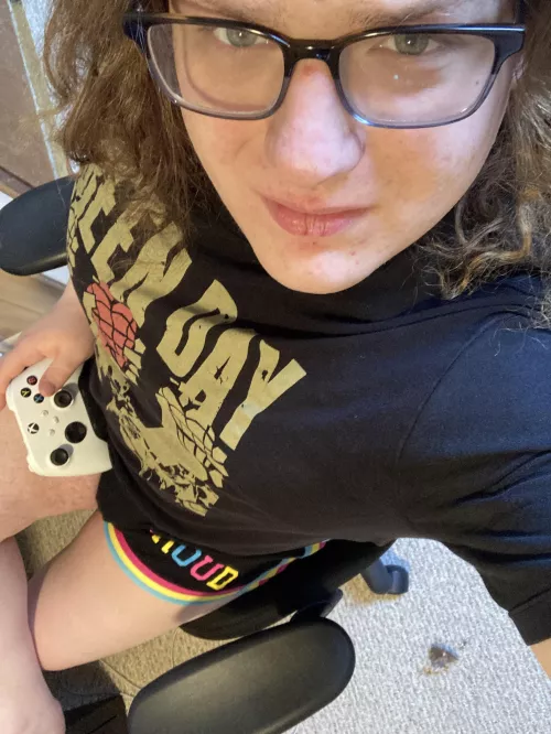 Anyone want to chill and game with me?