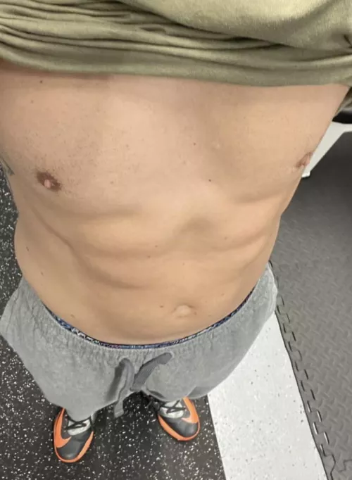 Chest day spotter wanted [m] 💪