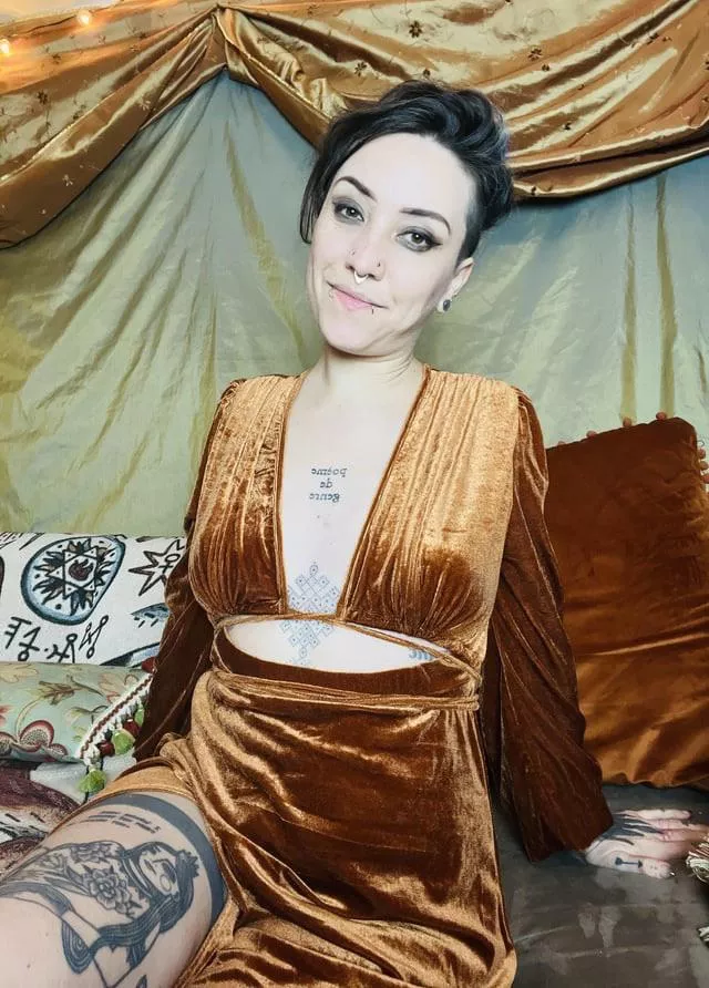 Deep burnt orange [NB]