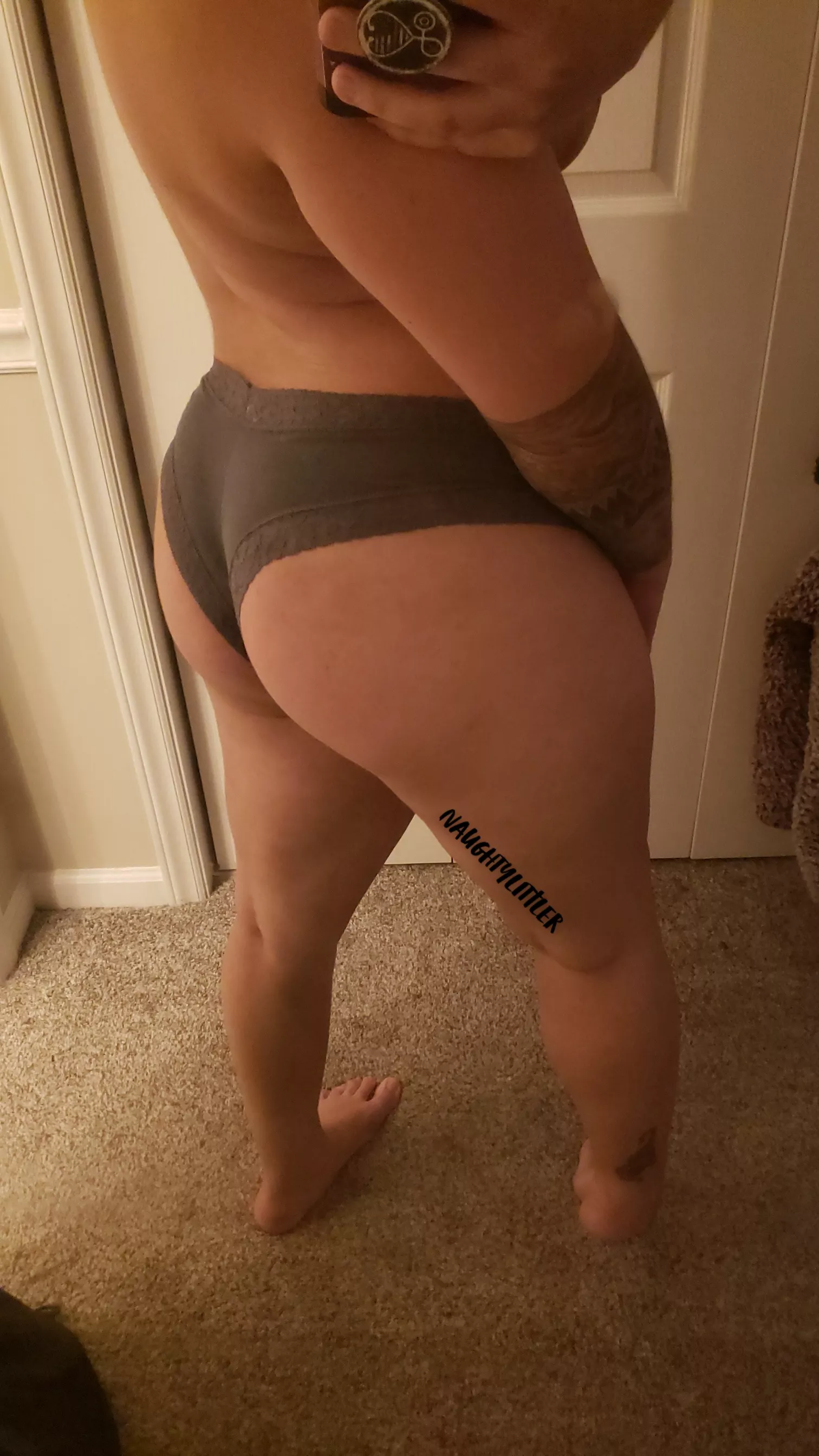 Fetish week is almost to an end. Cmon and start booking your dirty panty orders. New cute patterned thongs available [Selling] [US] anything you can desire. You will become addicted to my scent. Photo sets and vids now available!