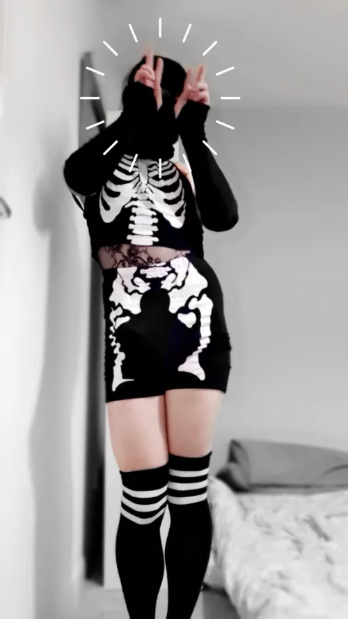 Guess you could call me a skele-fem? 😅