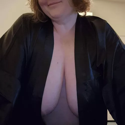Hello my lovely BBW lovers. This is my first post here… please go east on me 💋😈
