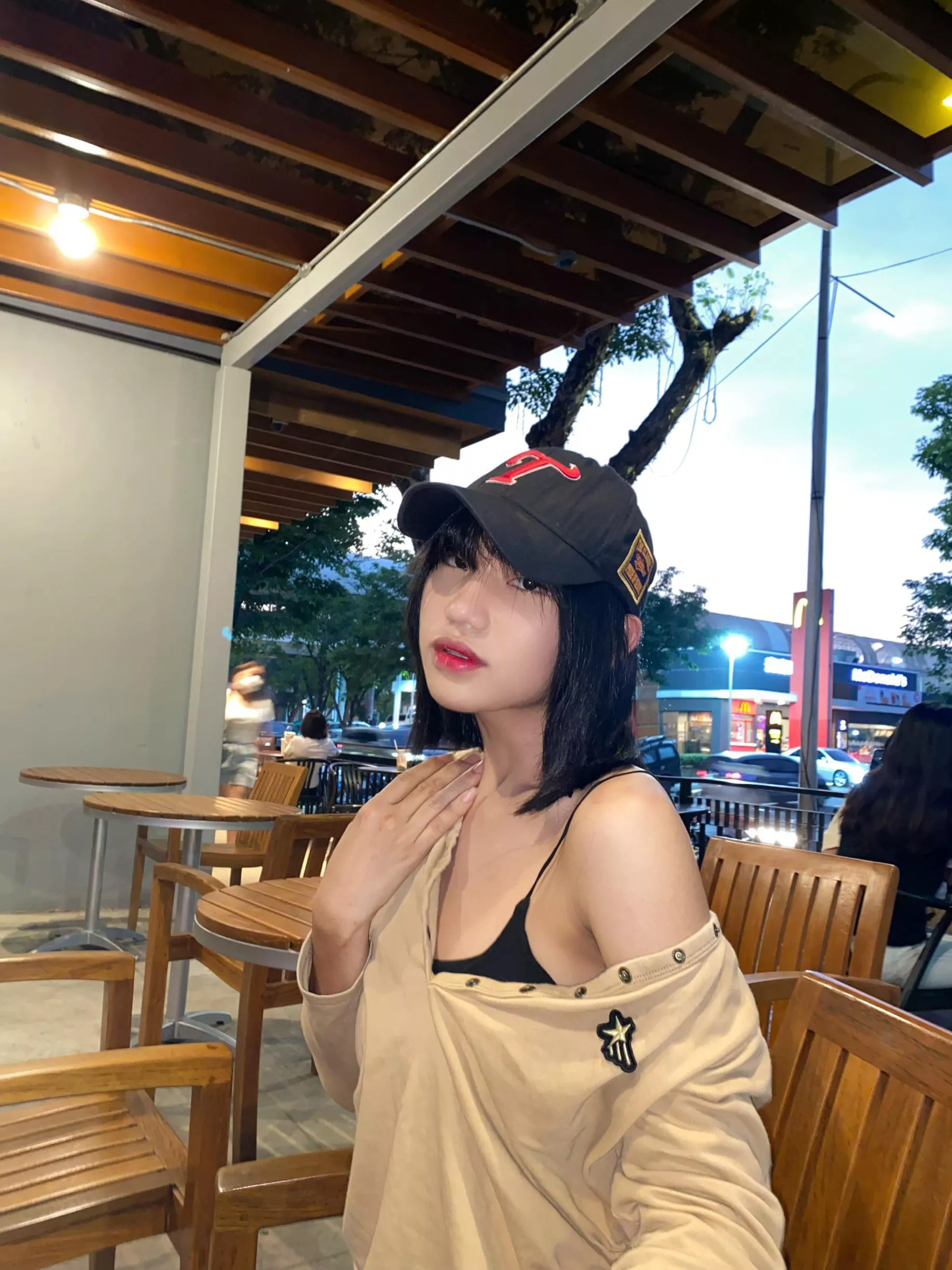 Hi btw im new here my starting journey i hope i can gain followers and supporters in here it’ll a big help thankyouuu btw call me bunny because ive liked to call it on me