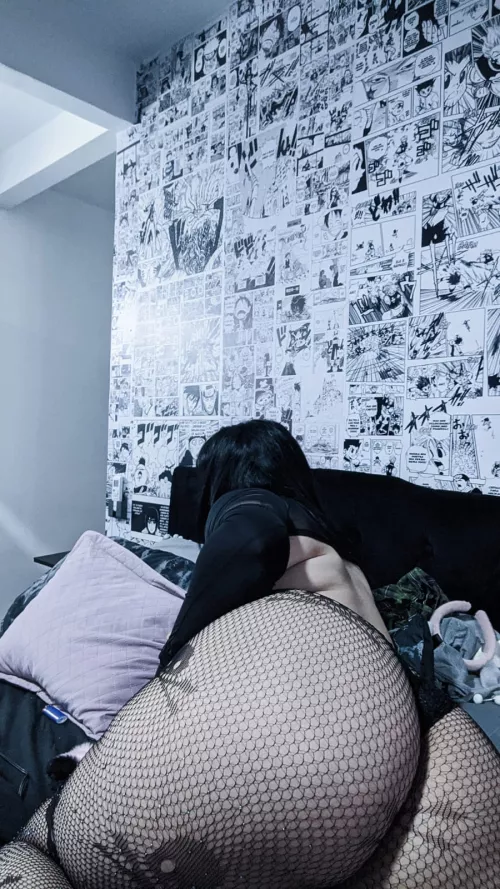 I have a fat ass but my pussy is very tight