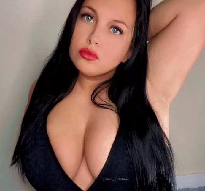 I hope pretty blue eyes and big boobs are your thing.