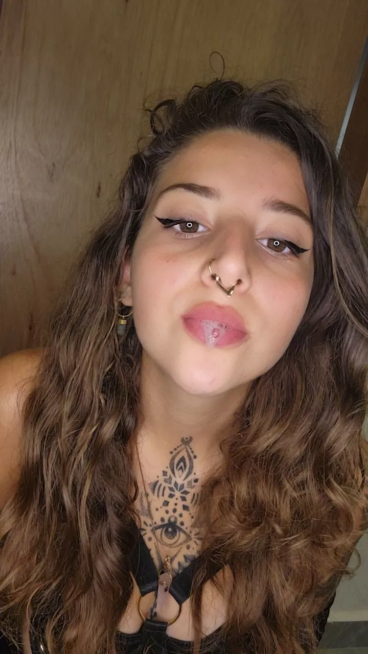 I know u wanna eat it so bad, u are waiting with your mouth open to receive this sacred liquid 😏😈 [oc]