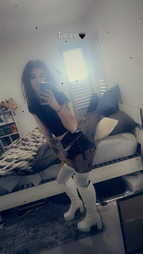 I think this fit needs more belts