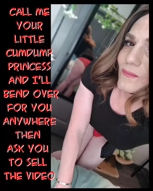 I'm just a fuck toy. Make me a web slut too 😘