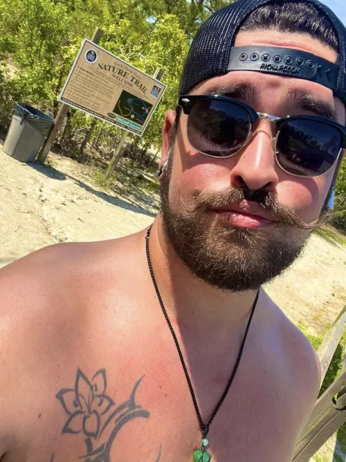 It’s too beautiful outside to stay in, so I went on a walk on a nearby trail ☀️ 🌳 🚶🏻‍♂️ 🌳 ☀️