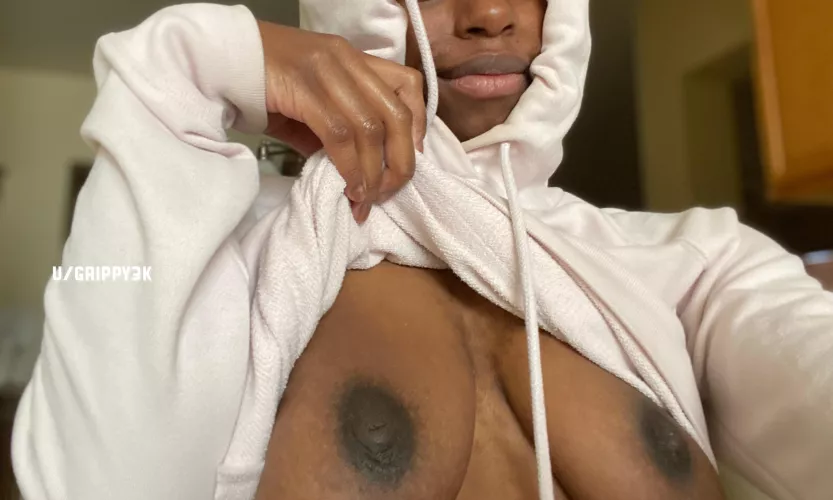 Kiss my lips then kiss my boobs after