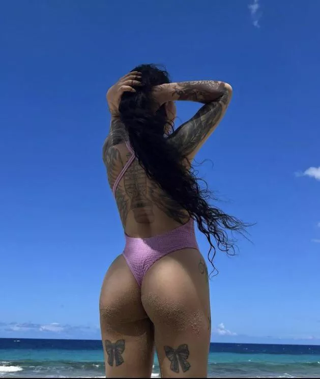 Let’s rub our dicks together and goon to Bella Poarch’s ass