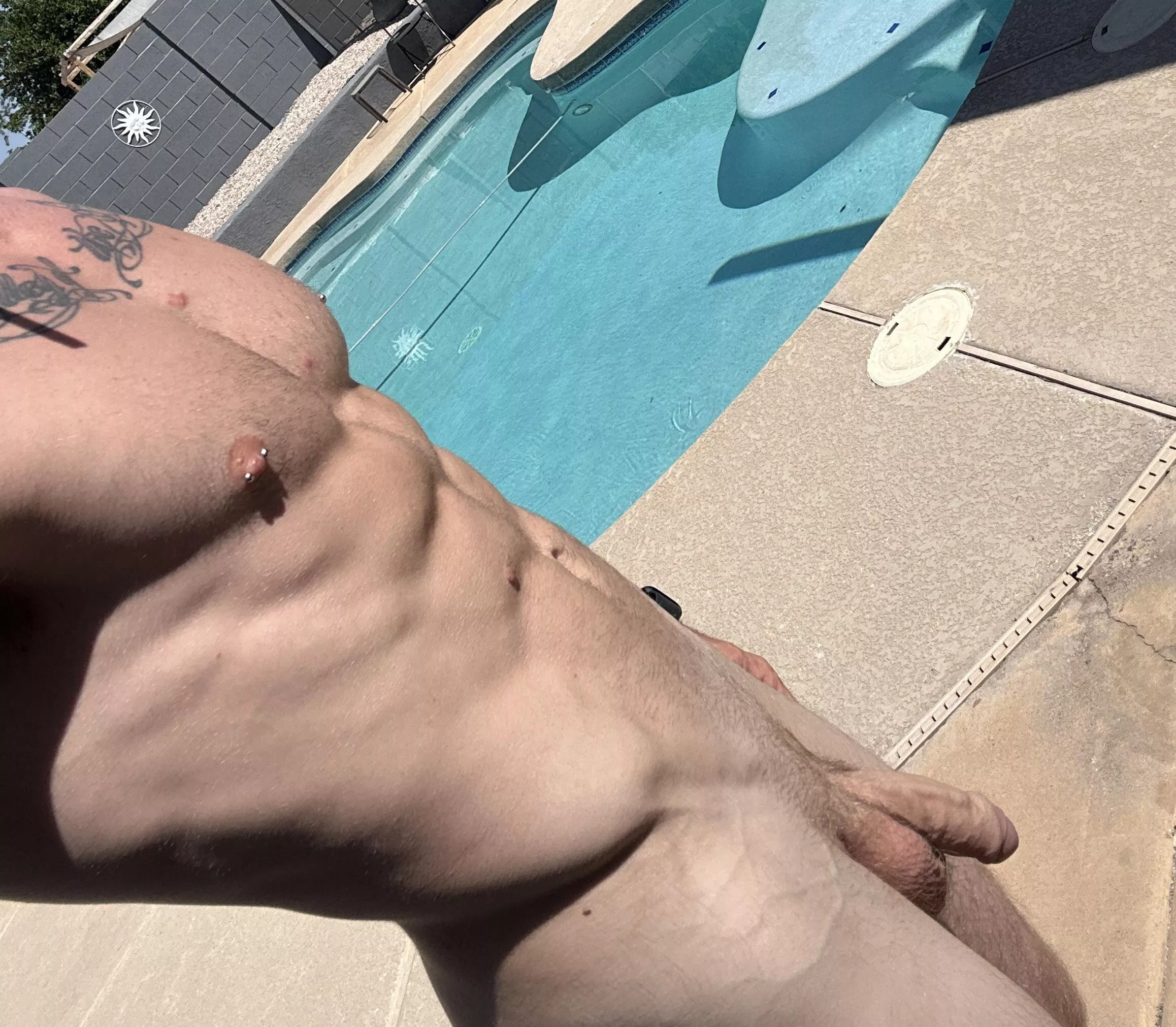 [M] oil my abs up to sit by the pool post workout?