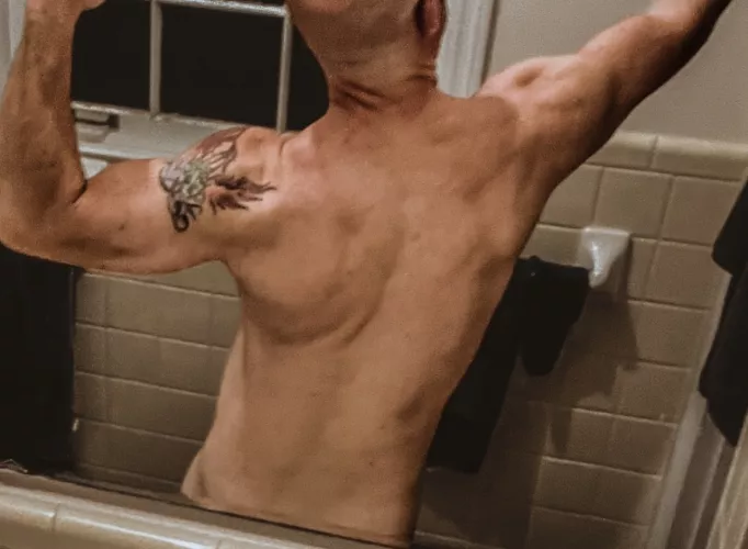 Morning workout complete. Wanna get back in bed with me?