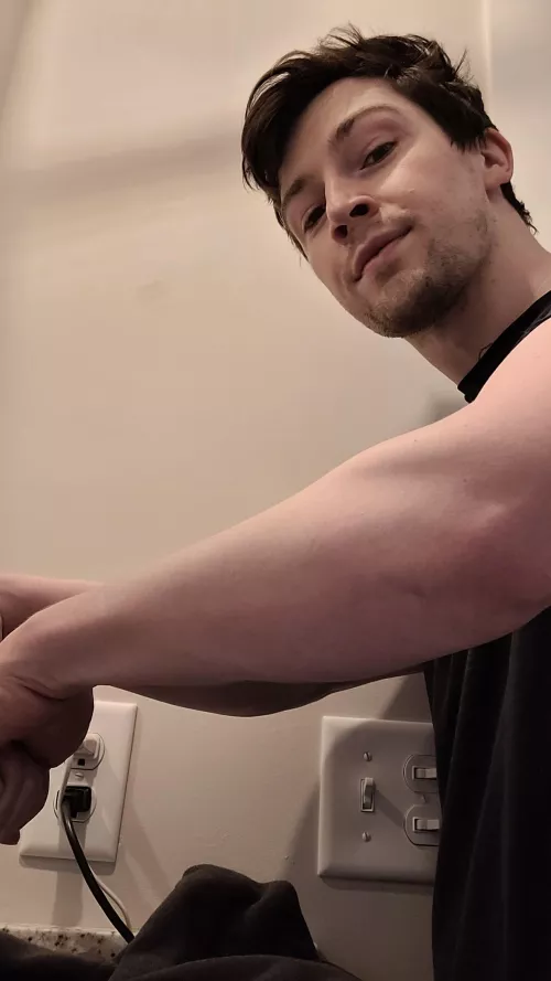 My forearm may not be the biggest or the buffest, but if you ask me nicely, I'll let you touch it 🥰
