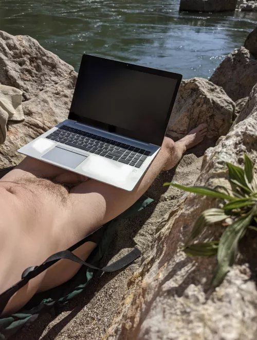 My office for the day😁💚