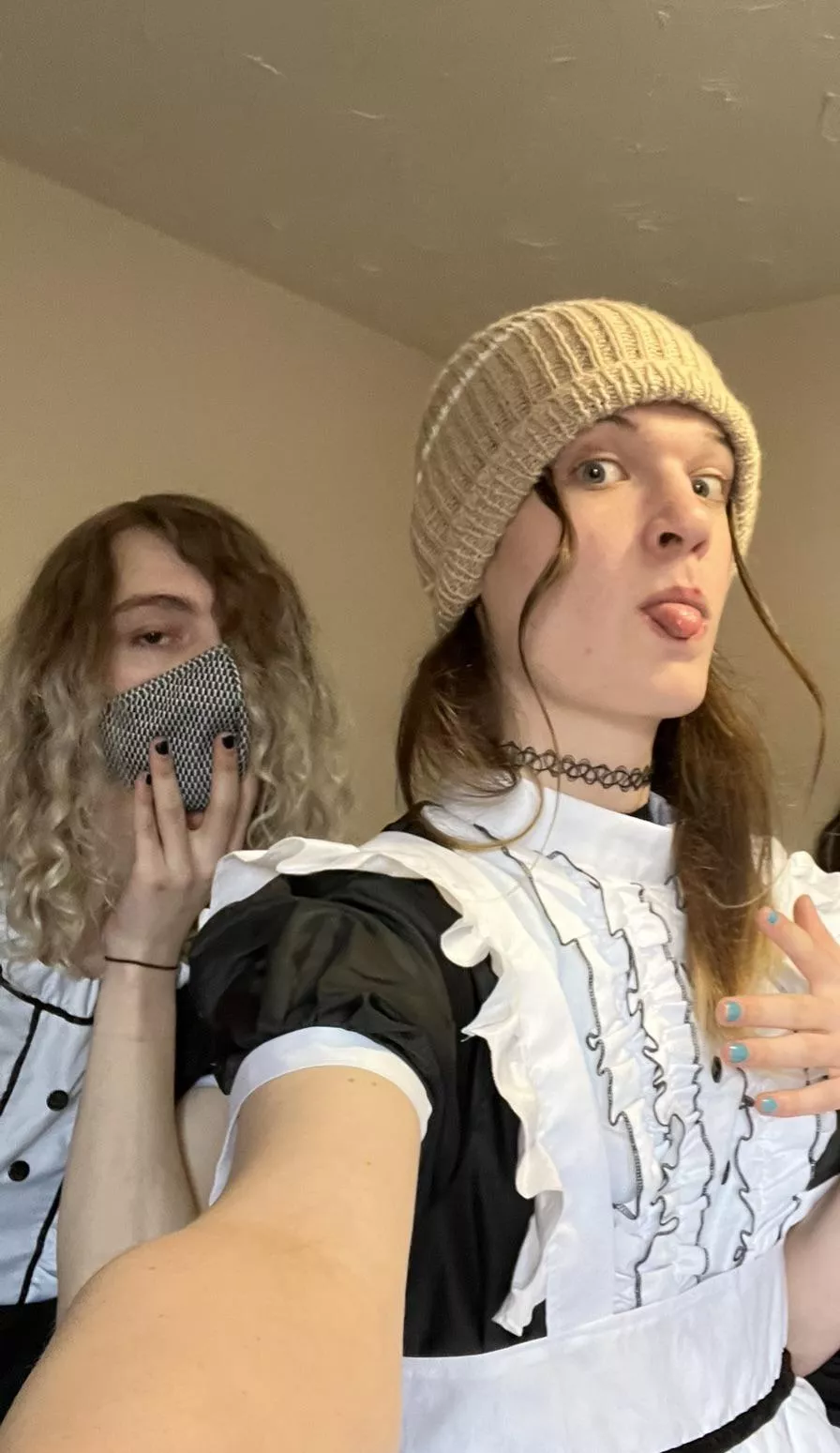 Normalize wearing maid dresses with the homies 🫡