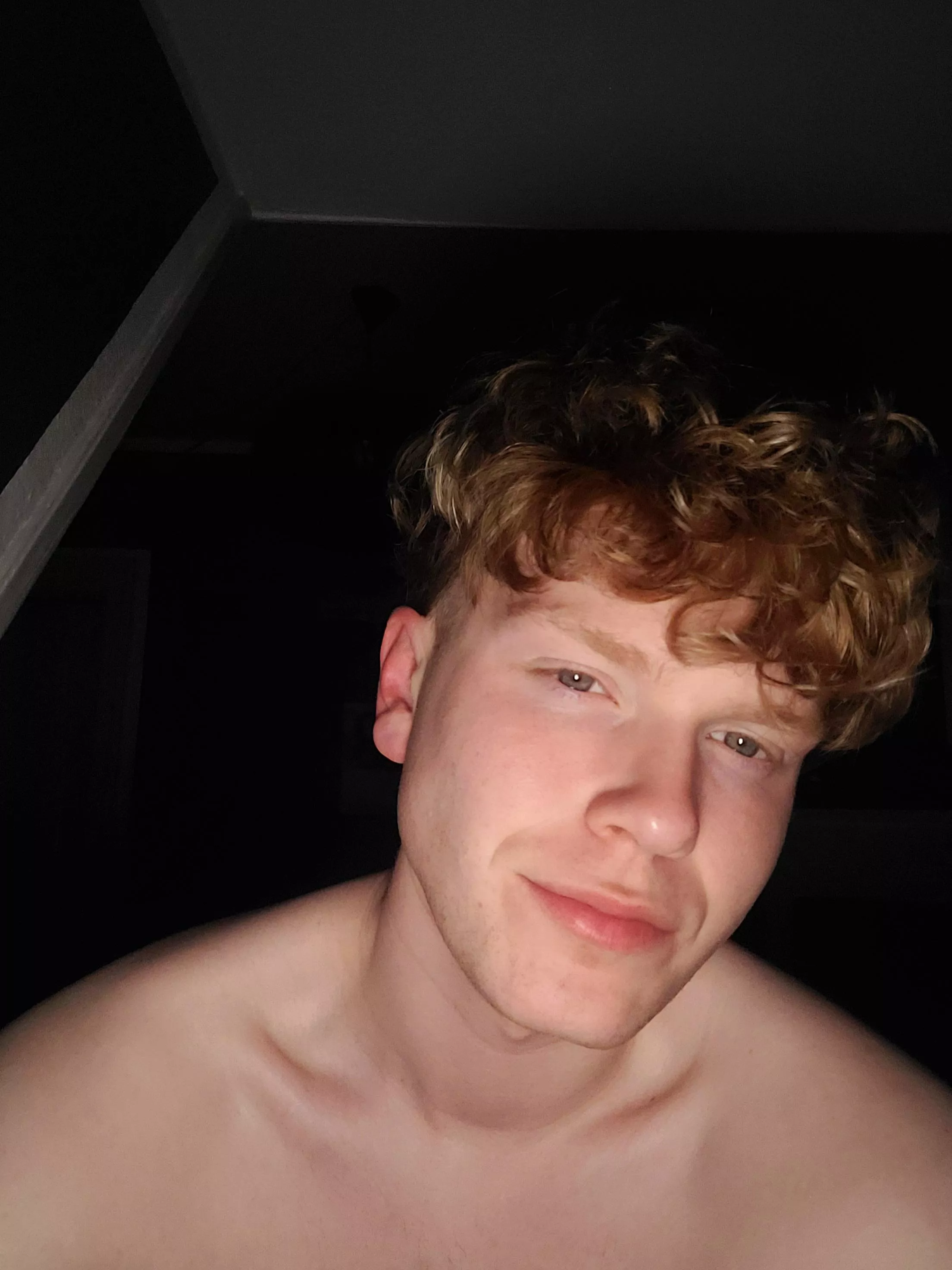 Not a fan of this freshly shaven face i miss my stubble!!