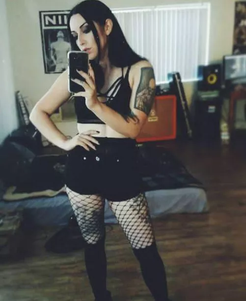 Say hi if you want sissies to send you rendom pics