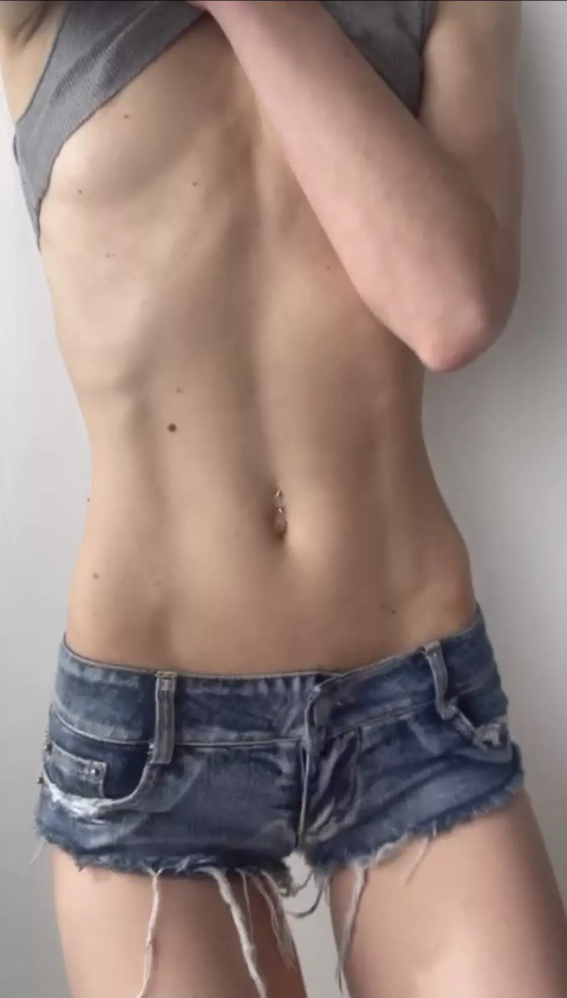 Short shorts are my favorites ;) [IMG]