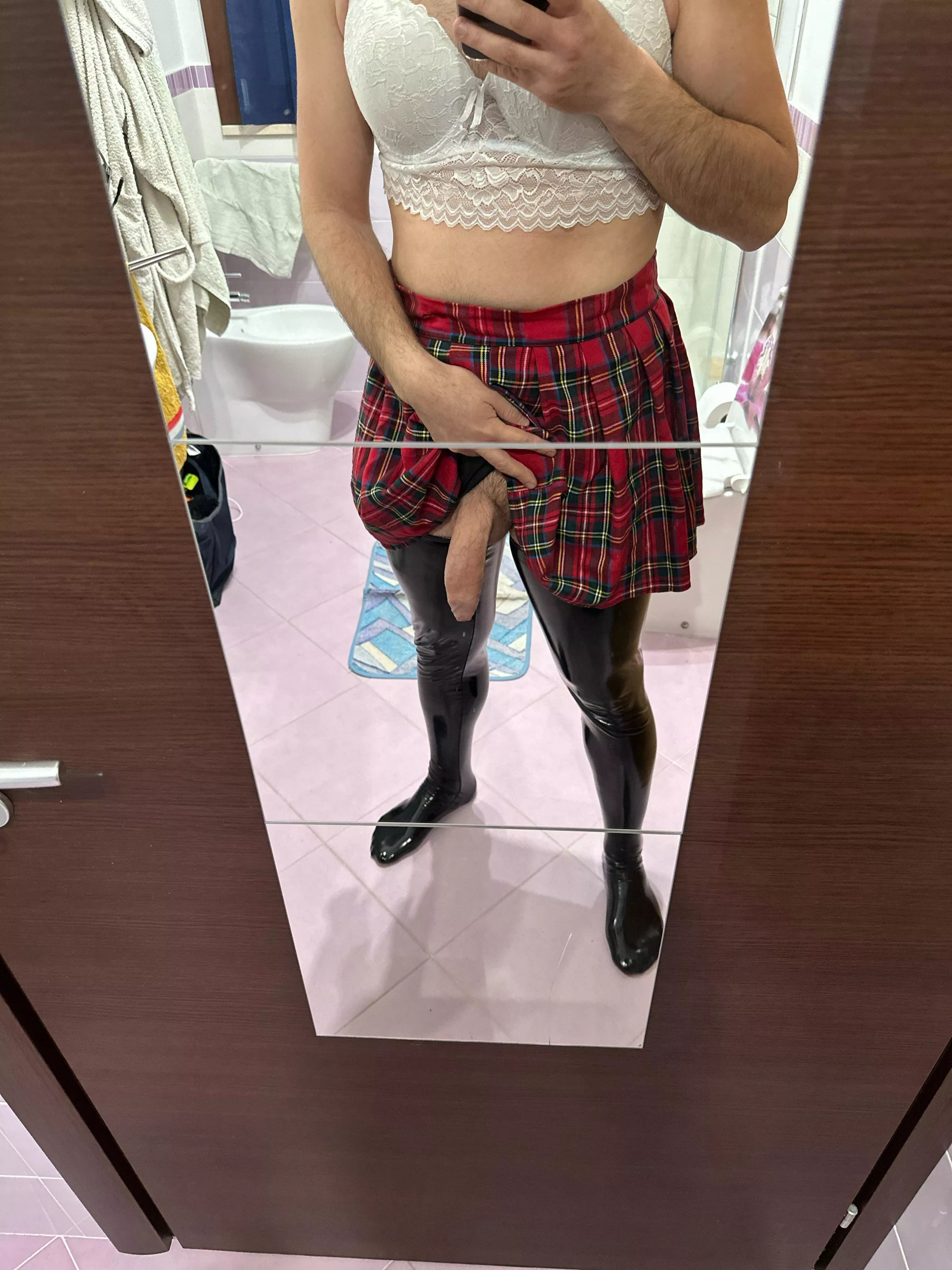 Something pop out my skirt😏🫦