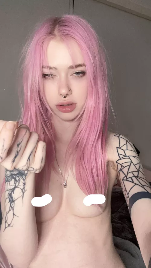 Tatted girls are more kinky